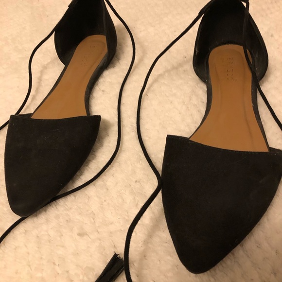 black pointed sandals